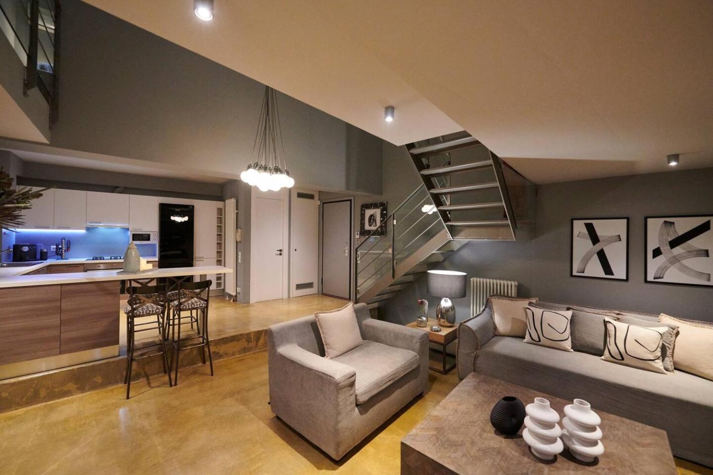 Ma Maison No5 Penthouse Loft, Private Heated Pool, Acropolis View, Ultra High Speed Internet 300 Mbps, Short Walk To Acropolis, Parking Upon Request, 1' From Metro 아테네 외부 사진