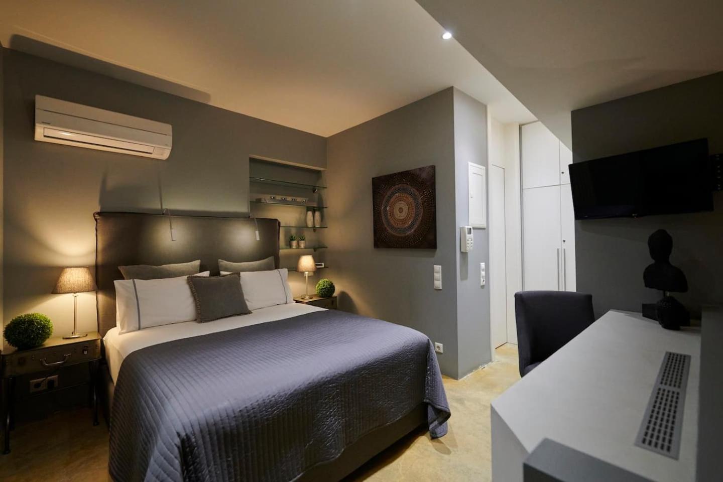 Ma Maison No5 Penthouse Loft, Private Heated Pool, Acropolis View, Ultra High Speed Internet 300 Mbps, Short Walk To Acropolis, Parking Upon Request, 1' From Metro 아테네 외부 사진