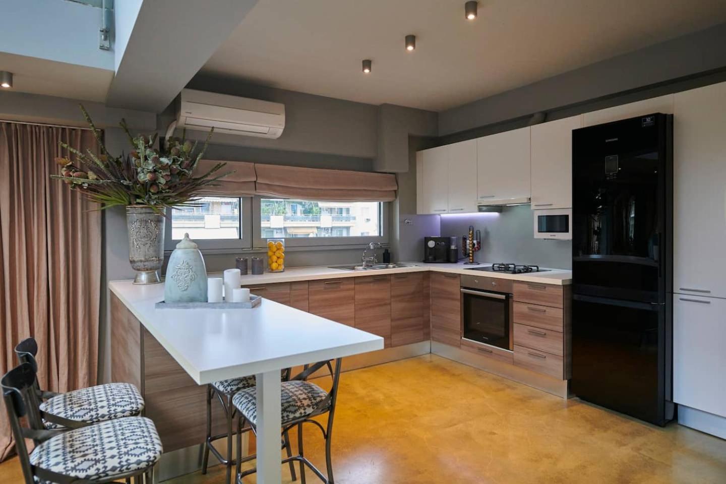 Ma Maison No5 Penthouse Loft, Private Heated Pool, Acropolis View, Ultra High Speed Internet 300 Mbps, Short Walk To Acropolis, Parking Upon Request, 1' From Metro 아테네 외부 사진